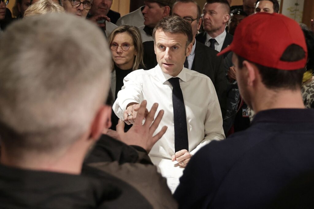 Emmanuel Macron s'entretient avec des membres de la FNSEA