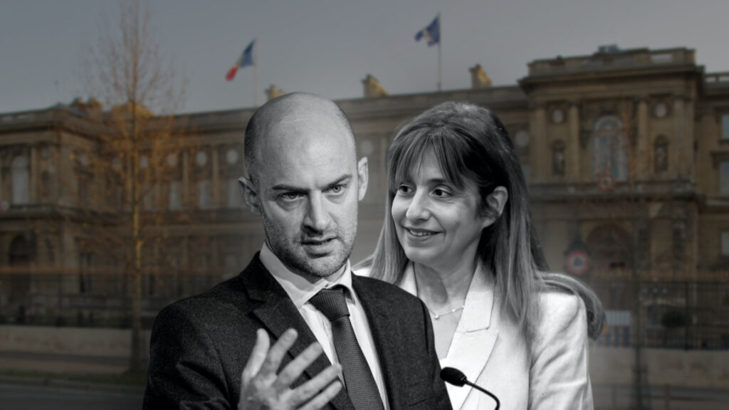 A gauche, Jean-Noël Barrot, ministre français des Affaires étrangères ; à droite, Caroline Yadan, députée de la 8e circonscription des Français établis à l’étranger.