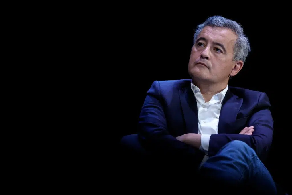 Le ministre français de la Justice, Gérald Darmanin, assiste à une séance de débat du « Grand Débat des Gracques » sur les grands enjeux nationaux, au Théâtre de la Cité internationale à Paris, le 11 avril 2026.